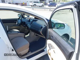 2005 Toyota Prius with VIN JTDKB20U853012517, listed as a IAAI auction lot 41996687 with 99,586 mi miles. Bid and sale history available at carsss.com. Image 5.