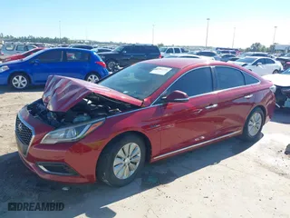 2016 Hyundai Sonata Hybrid SE with VIN KMHE24L19GA016239, listed as a IAAI auction lot 40813246 with 118,031 mi miles. Bid and sale history available at carsss.com. Image 18.