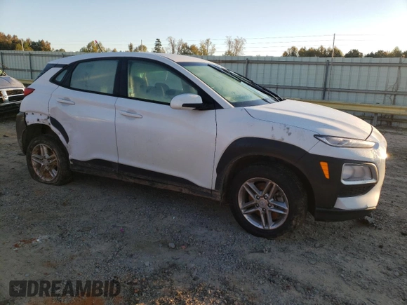 2021 Hyundai Kona SE z VIN KM8K1CAA8MU657962, wystawiony jako Copart lot #49320805 z przebiegiem 84 977 mil mil oraz Szkoda całkowita • Salvage title. Historia ofert i sprzedaży dostępna na DreamBid. Obrazek 4.