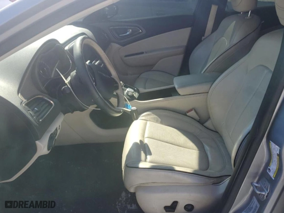 2015 Chrysler 200 C with VIN 1C3CCCCB0FN560538, listed as a Copart auction lot 45166515 with 62,617 mi miles and Salvage Title. Bid and sale history available at carsss.com. Image 7.