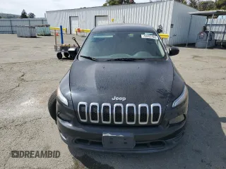 2017 Jeep Cherokee Altitude z VIN 1C4PJLAB0HW541068, wystawiony jako Copart lot #48592485 z przebiegiem 73 792 mil mil oraz Szkoda całkowita • Salvage title. Historia ofert i sprzedaży dostępna na DreamBid. Obrazek 5.