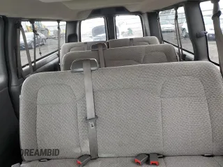 2020 Chevrolet Express Passenger LT z VIN 1GAZGPFG5L1211055, wystawiony jako Copart lot #51353985 z przebiegiem 59 271 mil mil oraz Szkody całkowita. Historia ofert i sprzedaży dostępna na DreamBid. Obrazek 10.