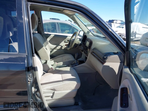 2005 Suzuki XL-7 LX with VIN JS3TY92V454100123, listed as a IAAI auction lot 41647668 with 83,293 mi miles. Bid and sale history available at carsss.com. Image 5.