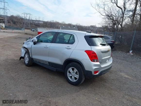 2018 Chevrolet Trax LS with VIN KL7CJNSB2JB530348, listed as a IAAI auction lot 41608477 with NaN miles. Bid and sale history available at carsss.com. Image 3.