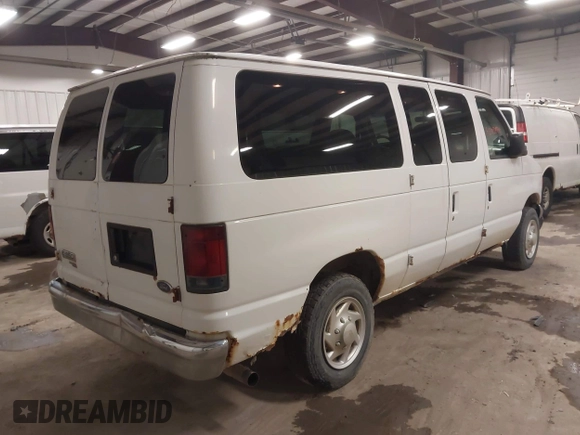 2007 Ford Econoline Passenger XL with VIN 1FBNE31LX7DA05134, listed as a IAAI auction lot 42038705 with 139,329 mi miles. Bid and sale history available at carsss.com. Image 4.