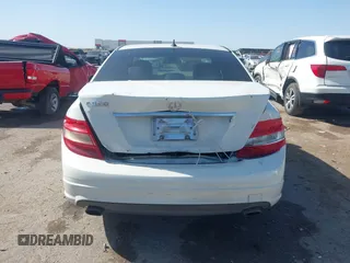 2011 Mercedes-Benz C 300 Sport с VIN WDDGF5EB2BA523947, выставлен на аукционе IAAI как лот 42012039 с пробегом 230 948 миль миль и . История ставок и продаж доступна на DreamBid. Изображение 16.