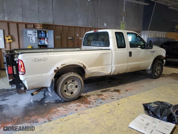 2006 Ford Super Duty F-250 XL with VIN 1FTSX21556EB56055, listed as a Copart auction lot 45190235 with 68,213 mi miles and Salvage Title. Bid and sale history available at carsss.com. Image 3.