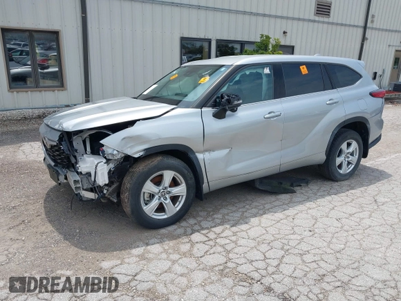 2020 Toyota Highlander LE with VIN 5TDBZRBH6LS048853, listed as a IAAI auction lot 30838868 with 2,013 mi miles and . Bid and sale history available at DreamBid. Image 2.