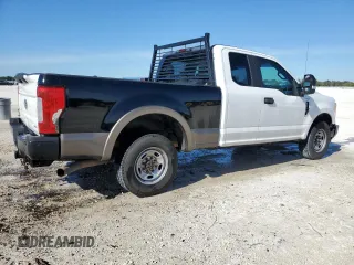 2017 Ford F-250 XLT with VIN 1FT7X2A62HED58949, listed as a Copart auction lot 87356484 with 180,805 mi miles and Salvage title. Bid and sale history available at DreamBid. Image 3.