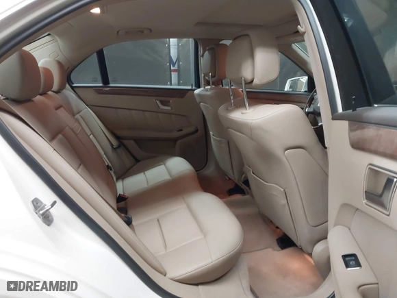 2012 Mercedes-Benz E-Class E 350 Luxury with VIN WDDHF5KB9CA548550, listed as a IAAI auction lot 41626757 with 125,402 mi miles. Bid and sale history available at carsss.com. Image 8.