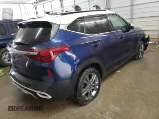 2022 Kia Seltos S z VIN KNDEUCAA7N7319896, wystawiony jako Copart lot #51446595 z przebiegiem 48 814 mil mil oraz Szkoda całkowita • Salvage title. Historia ofert i sprzedaży dostępna na DreamBid. Obrazek 3.
