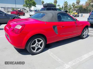 2000 Toyota MR2 z VIN JTDFR3207Y0021485, wystawiony jako IAAI lot #42281031 z przebiegiem 133 064 mil mil oraz . Historia ofert i sprzedaży dostępna na DreamBid. Obrazek 4.