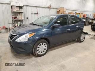 2017 Nissan Versa S z VIN 3N1CN7AP7HL870722, wystawiony jako Copart lot #52202465 z przebiegiem 104 559 mil mil oraz Szkoda całkowita • Salvage title. Historia ofert i sprzedaży dostępna na DreamBid. Obrazek 1.