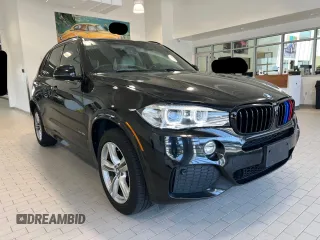 2015 BMW X5 xDrive35i z VIN 5UXKR0C59F0K68963, wystawiony jako Copart lot #61413995 z przebiegiem 99 402 mil mil oraz Czysty tytuł • Clean title. Historia ofert i sprzedaży dostępna na DreamBid. Obrazek 1.