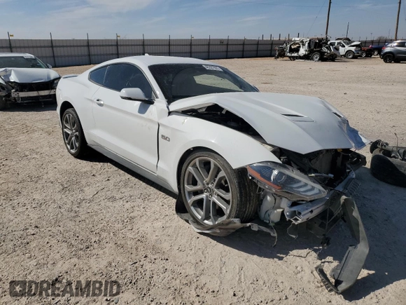 2021 Ford Mustang GT z VIN 1FA6P8CF2M5117291, wystawiony jako Copart lot #46327595 z przebiegiem Nie podano mil oraz Szkody całkowita. Historia ofert i sprzedaży dostępna na DreamBid. Obrazek 4.