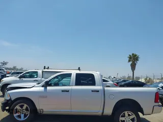 2015 Ram 1500 Express z VIN 1C6RR6KGXFS605044, wystawiony jako IAAI lot #42476988 z przebiegiem 100 498 mil mil oraz . Historia ofert i sprzedaży dostępna na DreamBid. Obrazek 15.