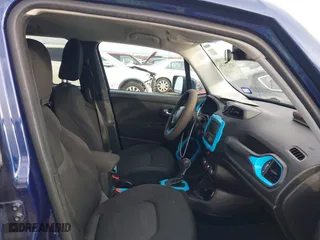 2017 Jeep Renegade Altitude with VIN ZACCJABB9HPG45573, listed as a IAAI auction lot 40929936 with 103,810 mi miles. Bid and sale history available at carsss.com. Image 5.