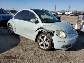 2010 Volkswagen New Beetle Coupe with VIN 3VWRG3AGXAM036824, listed as a Copart auction lot 49136755 with 72,442 mi miles and Salvage Title. Bid and sale history available at carsss.com. Image 4.
