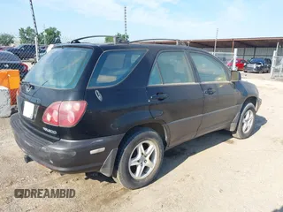 1999 Lexus RX 300 z VIN JT6HF10U4X0013913, wystawiony jako IAAI lot #42410496 z przebiegiem 282 583 mil mil oraz . Historia ofert i sprzedaży dostępna na DreamBid. Obrazek 4.