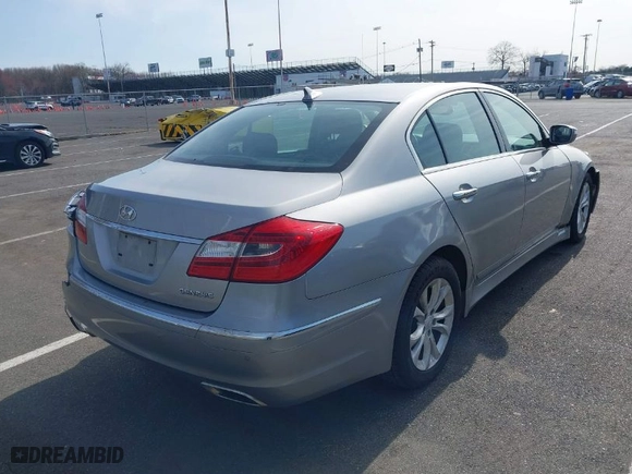 2013 Hyundai Genesis 3.8L with VIN KMHGC4DD1DU212989, listed as a IAAI auction lot 41893339 with 138,074 mi miles. Bid and sale history available at carsss.com. Image 4.