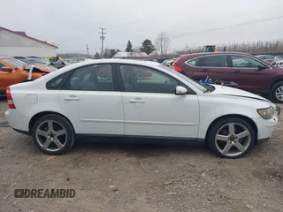 2006 Volvo S40 2.4L with VIN YV1MS390362201768, listed as a IAAI auction lot 41784027 with 224,794 mi miles. Bid and sale history available at carsss.com. Image 13.
