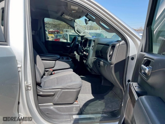 2019 Chevrolet Silverado 1500 LT with VIN 3GCPWCEK2KG134340, listed as a Copart auction lot 50089435 with 61,193 mi miles and Clean Title. Bid and sale history available at carsss.com. Image 5.