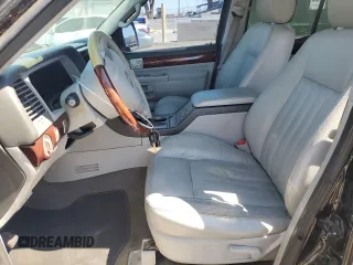 2004 Lincoln Aviator Luxury z VIN 5LMEU68HX4ZJ07915, wystawiony jako Copart lot #56378455 z przebiegiem 192 655 mil mil oraz Szkoda całkowita • Salvage title. Historia ofert i sprzedaży dostępna na DreamBid. Obrazek 7.