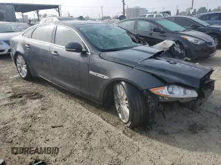 2015 Jaguar XJ with VIN SAJWA2GZ3F8V83991, listed as a Copart auction lot 87122824 with 0 mi miles and Non Repairable. Bid and sale history available at carsss.com. Image 4.
