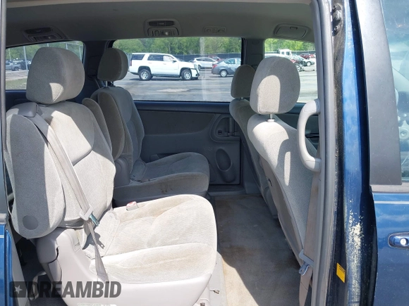 2005 Toyota Sienna CE with VIN 5TDZA23C65S290321, listed as a IAAI auction lot 42006996 with 161,256 mi miles. Bid and sale history available at carsss.com. Image 8.
