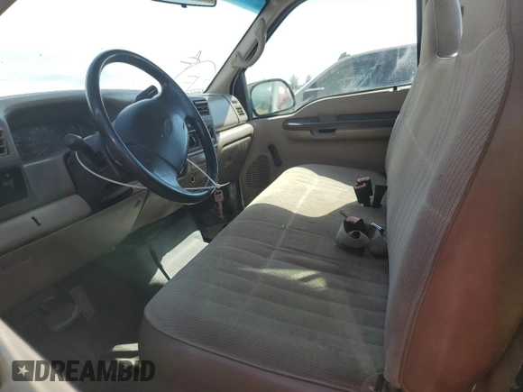 2001 Ford F-250 XL z VIN 1FTNF21L31EC98816, wystawiony jako Copart lot #72825944 z przebiegiem 145 083 mil mil oraz Szkoda całkowita • Salvage title. Historia ofert i sprzedaży dostępna na DreamBid. Obrazek 7.