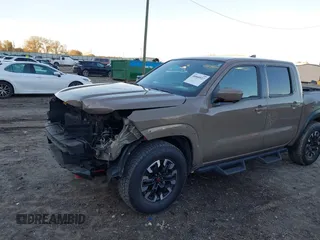 2022 Nissan Frontier SV z VIN 1N6ED1EJ3NN648912, wystawiony jako IAAI lot #40888927 z przebiegiem 59 633 mil mil oraz . Historia ofert i sprzedaży dostępna na DreamBid. Obrazek 18.
