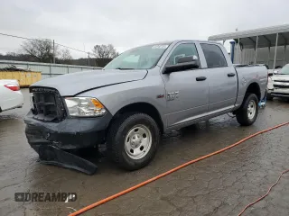 2019 Ram 1500 Tradesman z VIN 1C6RR7KT5KS743118, wystawiony jako Copart lot #84940704 z przebiegiem 69 863 mil mil oraz Szkoda całkowita • Salvage title. Historia ofert i sprzedaży dostępna na DreamBid. Obrazek 1.