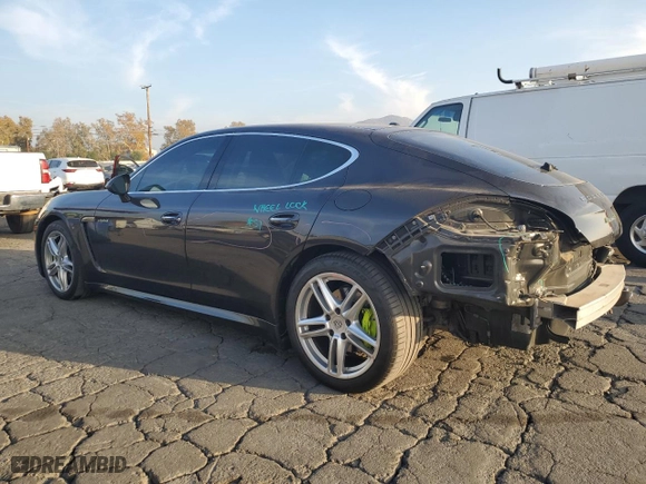 2014 Porsche Panamera S E-Hybrid with VIN WP0AD2A77EL044731, listed as a Copart auction lot 82918834 with 41,296 mi miles and Salvage Title. Bid and sale history available at carsss.com. Image 2.