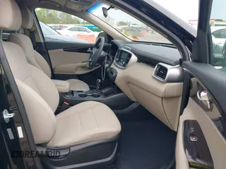 2019 Kia Sorento LX V6 with VIN 5XYPGDA55KG487091, listed as a IAAI auction lot 42007536 with 94,711 mi miles. Bid and sale history available at carsss.com. Image 5.