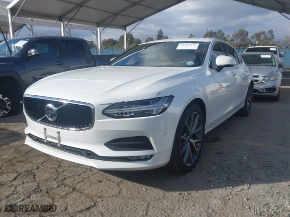 2017 Volvo S90 Momentum with VIN YV1102AK7H1007978, listed as a IAAI auction lot 41507379 with 97,728 mi miles. Bid and sale history available at carsss.com. Image 17.