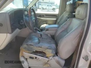 2005 Cadillac Escalade z VIN 1GYEC63T25R181430, wystawiony jako Copart lot #60573205 z przebiegiem 226 012 mil mil oraz Czysty tytuł • Clean title. Historia ofert i sprzedaży dostępna na DreamBid. Obrazek 7.