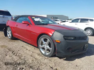 2015 Chevrolet Camaro LT z VIN 2G1FF3D32F9284186, wystawiony jako IAAI lot #41986842 z przebiegiem 66 687 mil mil oraz . Historia ofert i sprzedaży dostępna na DreamBid. Obrazek 1.