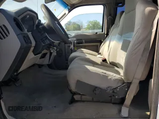 2008 Ford F-250 XL z VIN 1FTSW21R58EC75894, wystawiony jako Copart lot #61160975 z przebiegiem 189 193 mil mil oraz Szkoda całkowita • Salvage title. Historia ofert i sprzedaży dostępna na DreamBid. Obrazek 7.