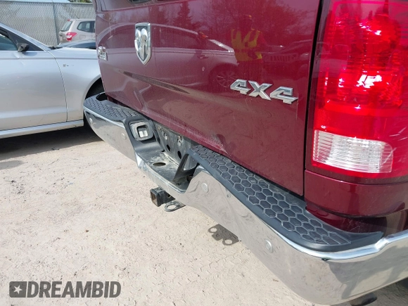 2017 Ram 1500 Big Horn z VIN 1C6RR7LG3HS641326, wystawiony jako IAAI lot #42213299 z przebiegiem 117 824 mil mil oraz . Historia ofert i sprzedaży dostępna na DreamBid. Obrazek 6.