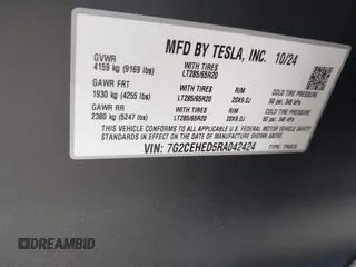 2024 Tesla Cybertruck z VIN 7G2CEHED5RA042424, wystawiony jako IAAI lot #41242343 z przebiegiem 1 222 mil mil oraz . Historia ofert i sprzedaży dostępna na DreamBid. Obrazek 9.