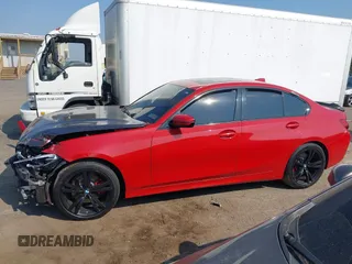 2020 BMW 3 Series 330i xDrive with VIN 3MW5R7J09L8B40736, listed as a IAAI auction lot 40337647 with 1 mi miles. Bid and sale history available at carsss.com. Image 15.