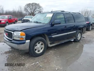 2005 GMC Yukon XL SLT with VIN 3GKFK16Z05G272572, listed as a IAAI auction lot 42101518 with 288,000 mi miles. Bid and sale history available at carsss.com. Image 2.
