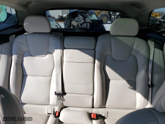 2021 Volvo XC60 Inscription with VIN YV4102RL4M1773998, listed as a Copart auction lot 41679685 with 73,766 mi miles and Salvage Title. Bid and sale history available at carsss.com. Image 10.