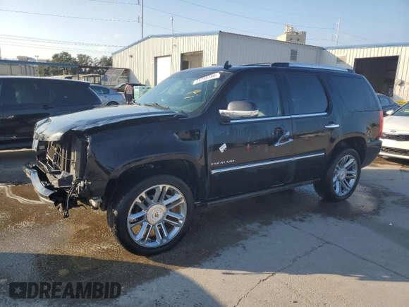 2013 Cadillac Escalade Platinum Edition with VIN 1GYS4DEF3DR125023, listed as a Copart auction lot 71715734 with 152,885 mi miles and Salvage Title. Bid and sale history available at carsss.com. Image 1.