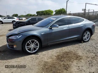 2013 Tesla Model S с VIN 5YJSA1CG9DFP09733, выставлен на аукционе Copart как лот 58081845 с пробегом 88 163 миль миль и Списание • Salvage title. История ставок и продаж доступна на DreamBid. Изображение 1.