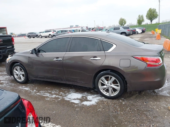 2014 Nissan Altima 2.5 S with VIN 1N4AL3AP9EC188442, listed as a IAAI auction lot 42001673 with 117,255 mi miles. Bid and sale history available at carsss.com. Image 14.