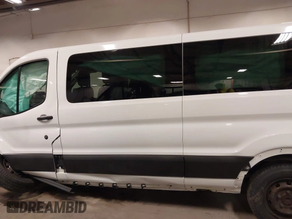 2019 Ford Transit Passenger XL with VIN 1FBZX2YM7KKA22871, listed as a IAAI auction lot 41721561 with 112,189 mi miles. Bid and sale history available at carsss.com. Image 15.