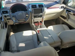 2013 Lexus GX 460 Premium z VIN JTJJM7FX5D5058424, wystawiony jako Copart lot #56698885 z przebiegiem 225 080 mil mil oraz Czysty tytuł • Clean title. Historia ofert i sprzedaży dostępna na DreamBid. Obrazek 8.