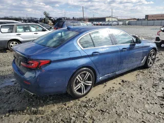 2022 BMW 5 Series 530i xDrive with VIN WBA13BJ01NWX68268, listed as a Copart auction lot 44119425 with 39,122 mi miles and Salvage Title. Bid and sale history available at carsss.com. Image 3.