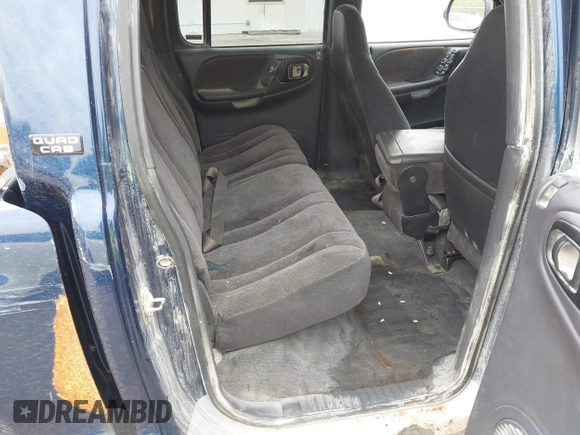2000 Dodge Dakota Sport with VIN 1B7HG2AZ9YS777509, listed as a IAAI auction lot 42145010 with Not provided miles and . Bid and sale history available at DreamBid. Image 8.